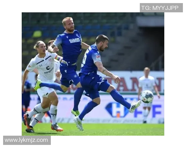 鹿斯巴达与奈梅亨的激烈对决揭示了足球战术的博弈与激情碰撞